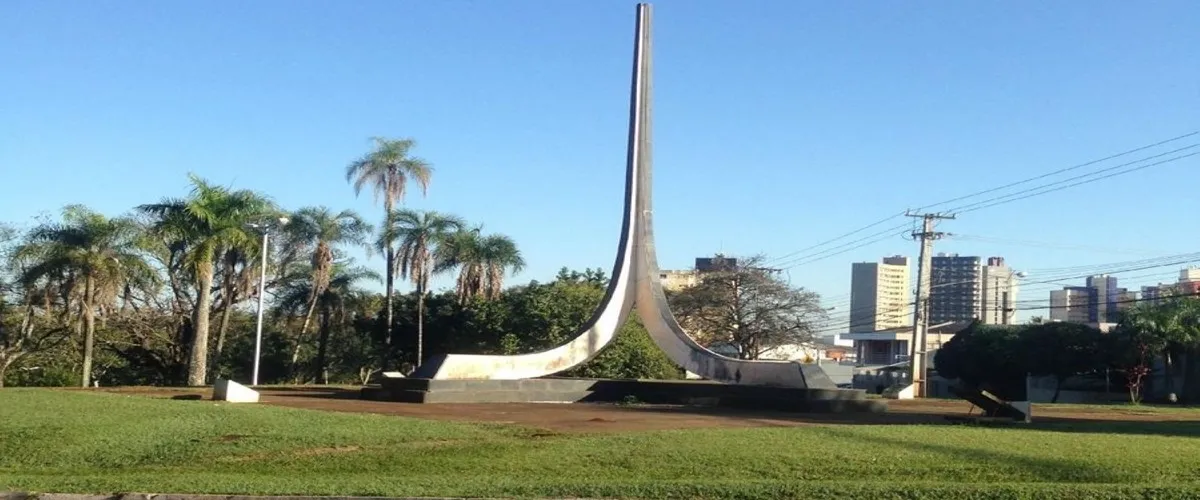 Foto 1 Monumento à Bíblia